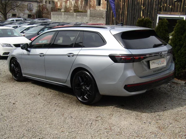 Volkswagen Passat 2.0 TDI 110kW DSG R-Line - foto 5
