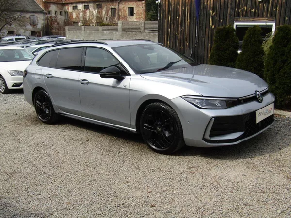 Volkswagen Passat 2.0 TDI 110kW DSG R-Line - foto 7