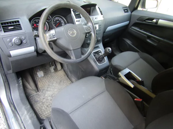 Opel Zafira 1.9 CDTi 88kW - foto 13