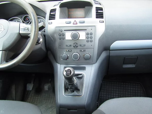Opel Zafira 1.9 CDTi 88kW - foto 17
