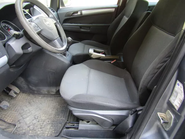 Opel Zafira 1.9 CDTi 88kW - foto 19