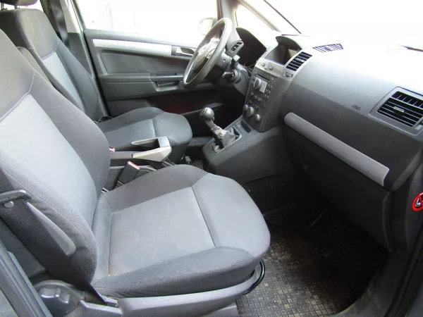 Opel Zafira 1.9 CDTi 88kW - foto 26