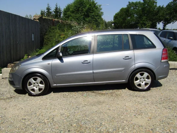 Opel Zafira 1.9 CDTi 88kW - foto 9
