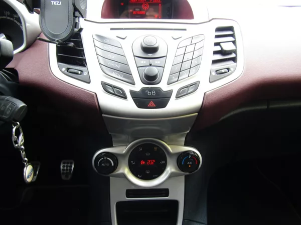 Ford Fiesta 1.6 TDCi 66kW - foto 31