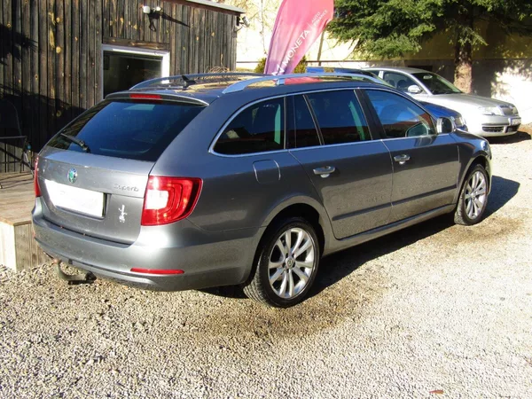 Škoda Superb 2.0 TDI 103kW BEZ KOROZE - foto 11