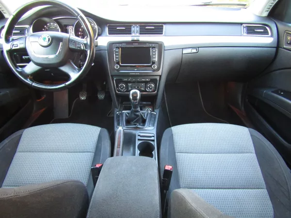 Škoda Superb 2.0 TDI 103kW BEZ KOROZE - foto 15