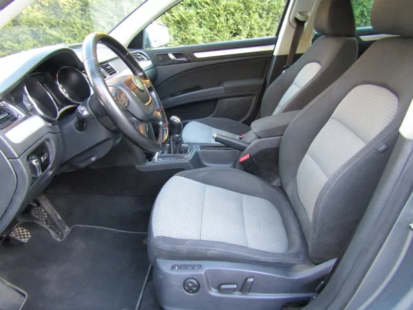 Škoda Superb 2.0 TDI 103kW BEZ KOROZE - foto 19
