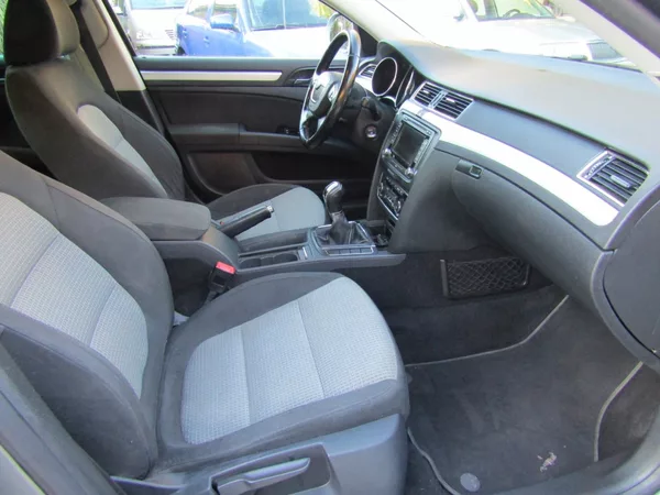 Škoda Superb 2.0 TDI 103kW BEZ KOROZE - foto 28