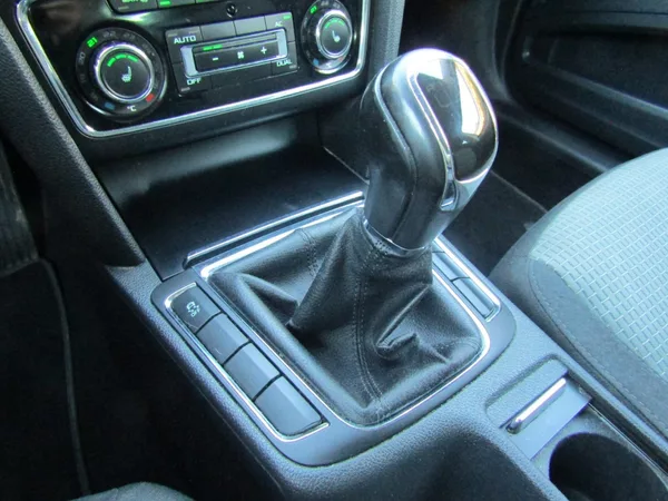 Škoda Superb 2.0 TDI 103kW BEZ KOROZE - foto 36