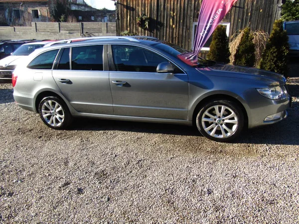 Škoda Superb 2.0 TDI 103kW BEZ KOROZE - foto 8