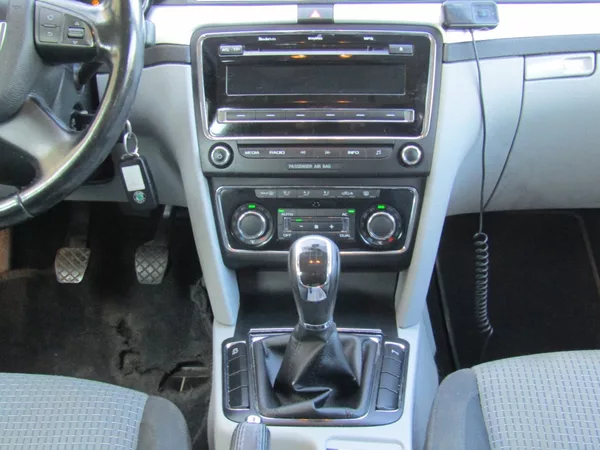 Škoda Superb 1.6 TDI 77kW ZIMNÍ PNEU - foto 11