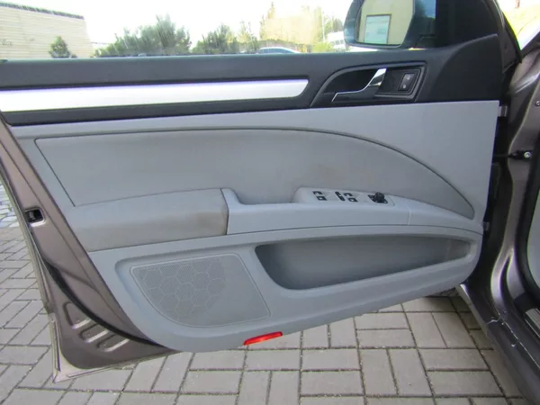 Škoda Superb 1.6 TDI 77kW ZIMNÍ PNEU - foto 13