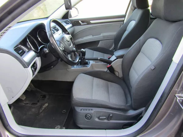 Škoda Superb 1.6 TDI 77kW ZIMNÍ PNEU - foto 14