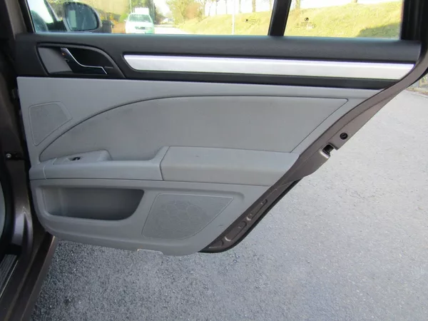 Škoda Superb 1.6 TDI 77kW ZIMNÍ PNEU - foto 19