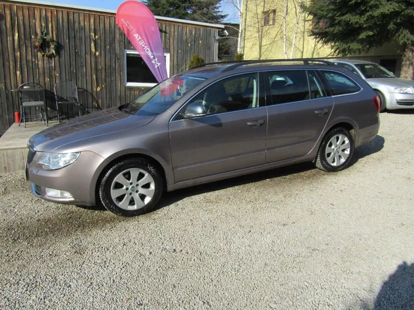 Škoda Superb 1.6 TDI 77kW ZIMNÍ PNEU - foto 2