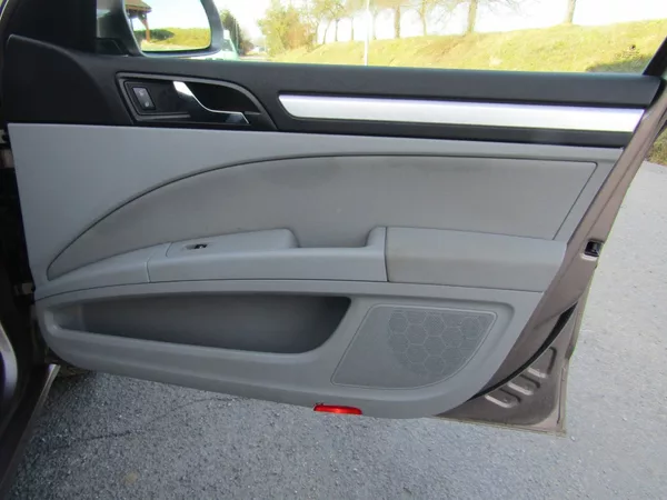 Škoda Superb 1.6 TDI 77kW ZIMNÍ PNEU - foto 21