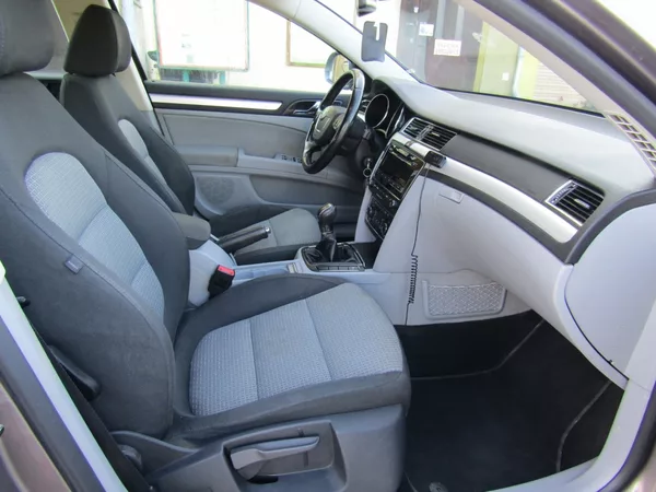 Škoda Superb 1.6 TDI 77kW ZIMNÍ PNEU - foto 22