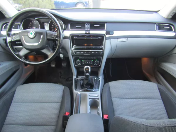 Škoda Superb 1.6 TDI 77kW ZIMNÍ PNEU - foto 9