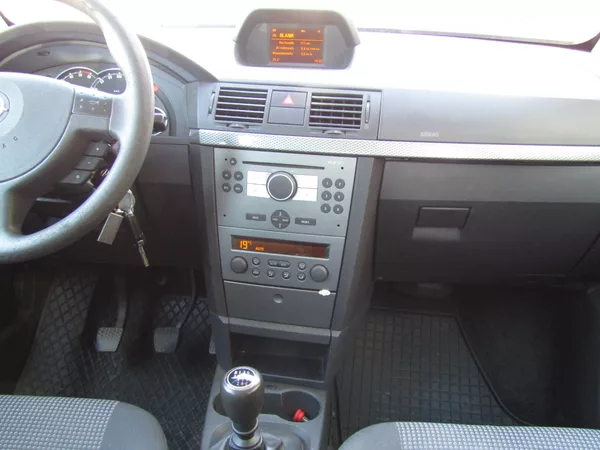 Opel Meriva 1.7 CDTi 74kW - foto 17