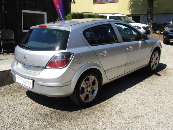 Opel Astra 1.8 16V AUTOMAT - foto 11