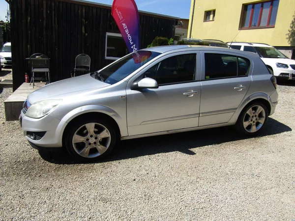 Opel Astra 1.8 16V AUTOMAT - foto 2