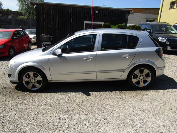 Opel Astra 1.8 16V AUTOMAT - foto 3