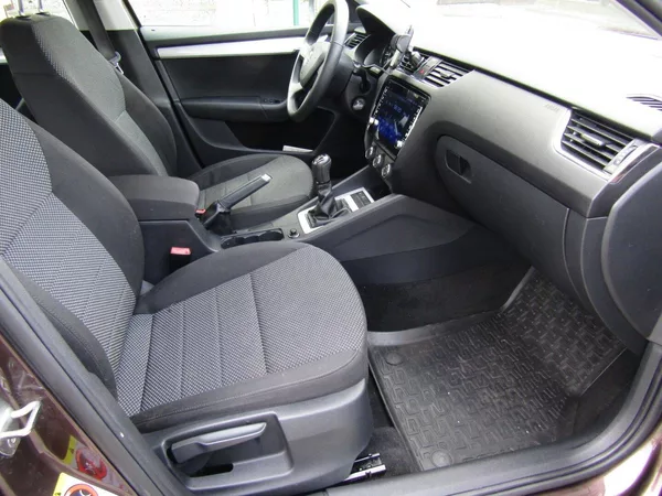 Škoda Octavia 1.6 TDI 77kW ZIMNÍ KOLA - foto 22