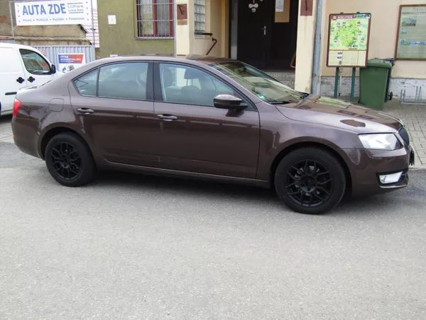 Škoda Octavia 1.6 TDI 77kW ZIMNÍ KOLA - foto 8