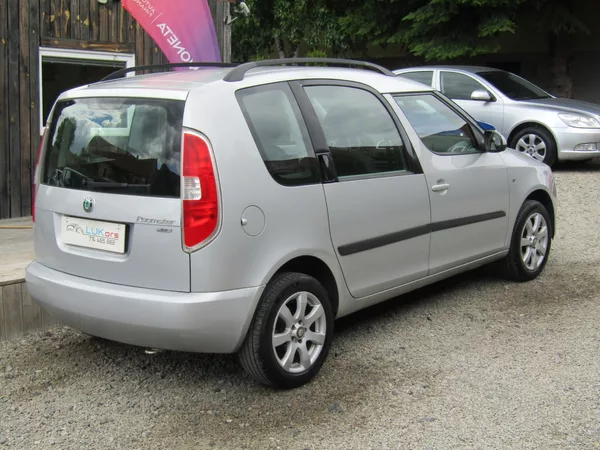 Škoda Roomster 1.6 16V 77kW - foto 11