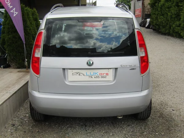 Škoda Roomster 1.6 16V 77kW - foto 12