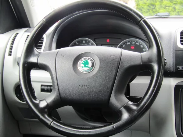 Škoda Roomster 1.6 16V 77kW - foto 16