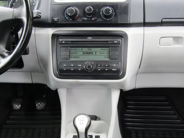 Škoda Roomster 1.6 16V 77kW - foto 17