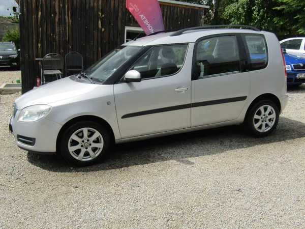 Škoda Roomster 1.6 16V 77kW - foto 2