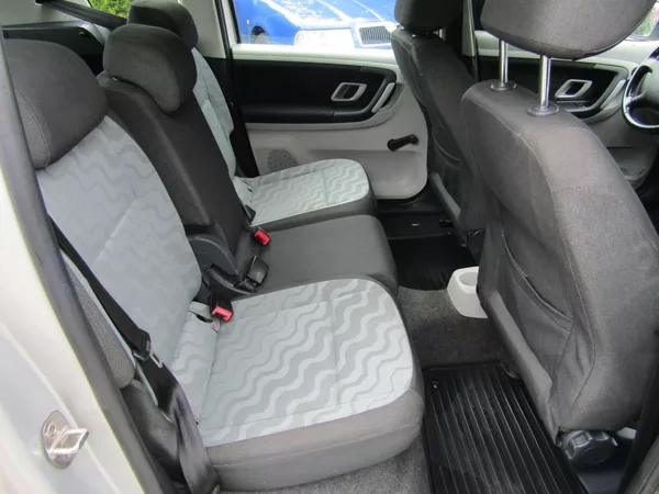 Škoda Roomster 1.6 16V 77kW - foto 25