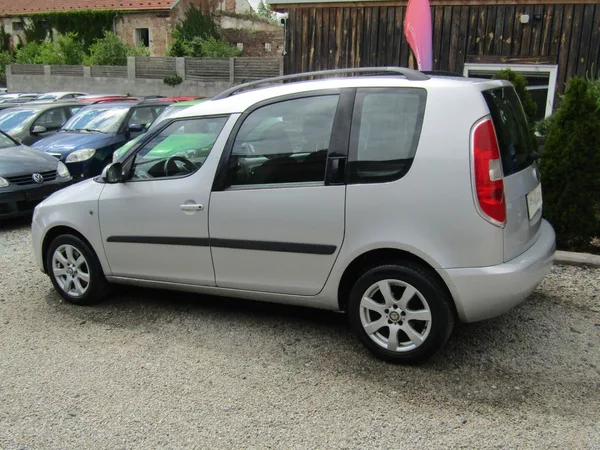 Škoda Roomster 1.6 16V 77kW - foto 4