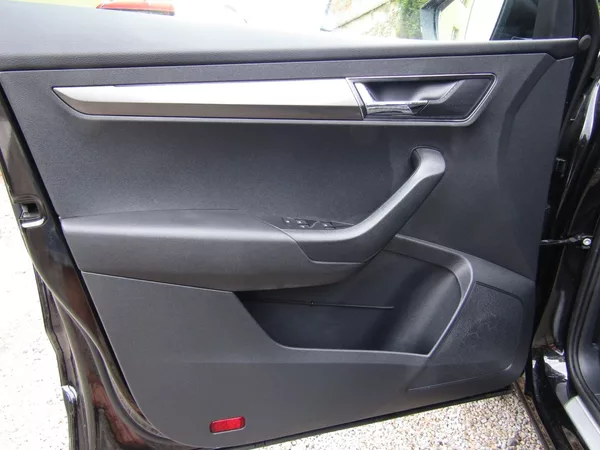 Škoda Karoq 1.0 TSI 85kW ACC + KAMERA - foto 18