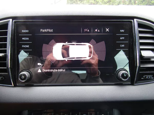 Škoda Karoq 1.0 TSI 85kW ACC + KAMERA - foto 36