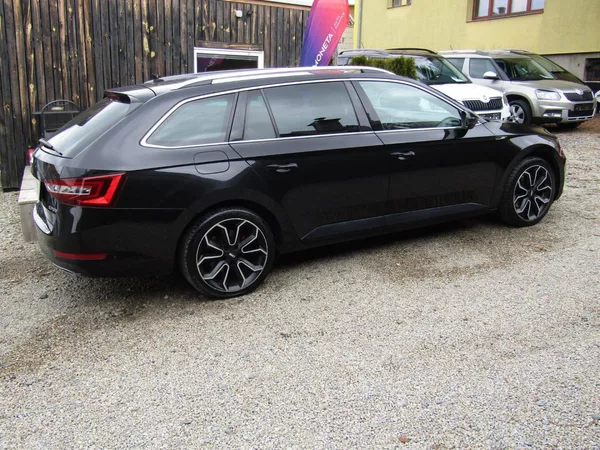 Škoda Superb 2.0 TDI 140kW DSG SPORT LINE - foto 10