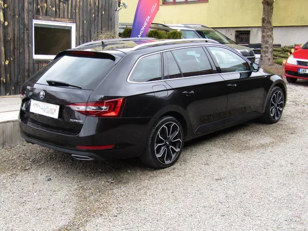 Škoda Superb 2.0 TDI 140kW DSG SPORT LINE - foto 11