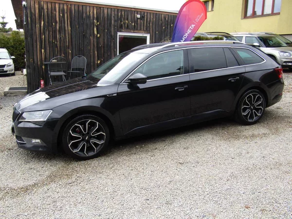 Škoda Superb 2.0 TDI 140kW DSG SPORT LINE - foto 2