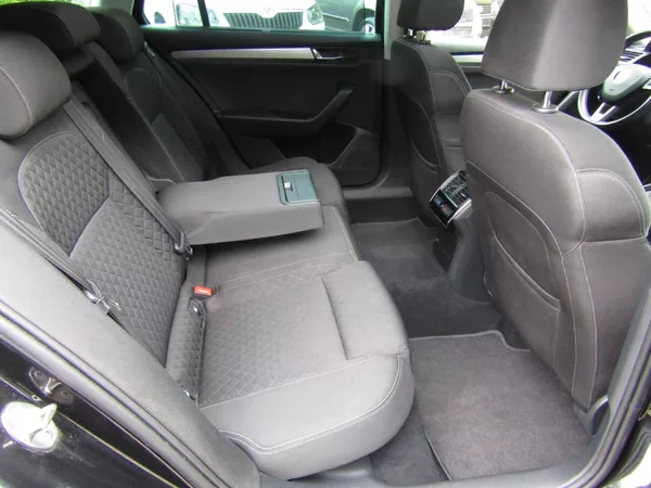 Škoda Superb 2.0 TDI 140kW DSG SPORT LINE - foto 28