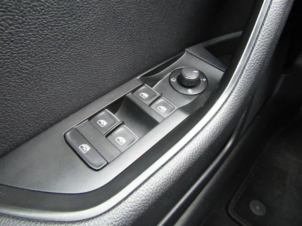 Škoda Superb 2.0 TDI 140kW DSG SPORT LINE - foto 32