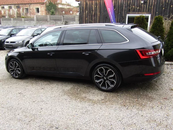 Škoda Superb 2.0 TDI 140kW DSG SPORT LINE - foto 4