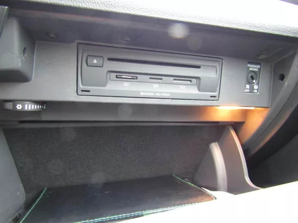 Škoda Superb 2.0 TDI 140kW DSG SPORT LINE - foto 42