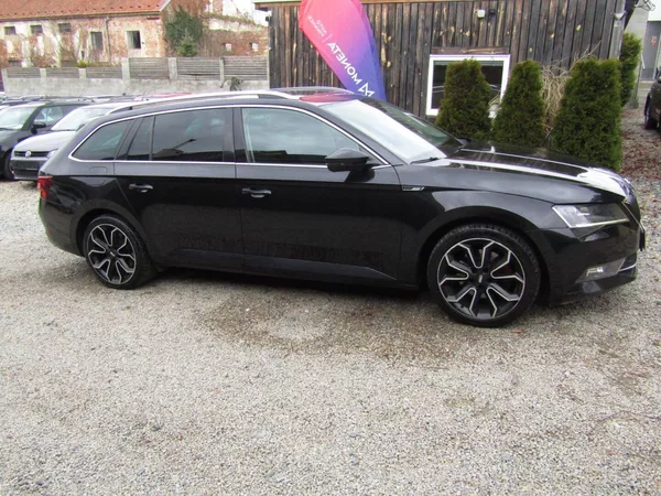 Škoda Superb 2.0 TDI 140kW DSG SPORT LINE - foto 8