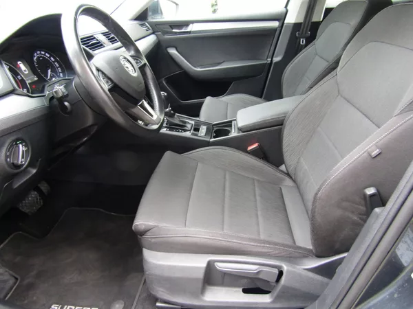 Škoda Superb 1.6 TDI 88kW DSG - foto 19