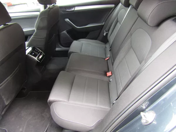 Škoda Superb 1.6 TDI 88kW DSG - foto 21