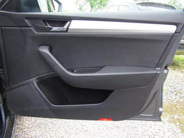 Škoda Superb 1.6 TDI 88kW DSG - foto 25