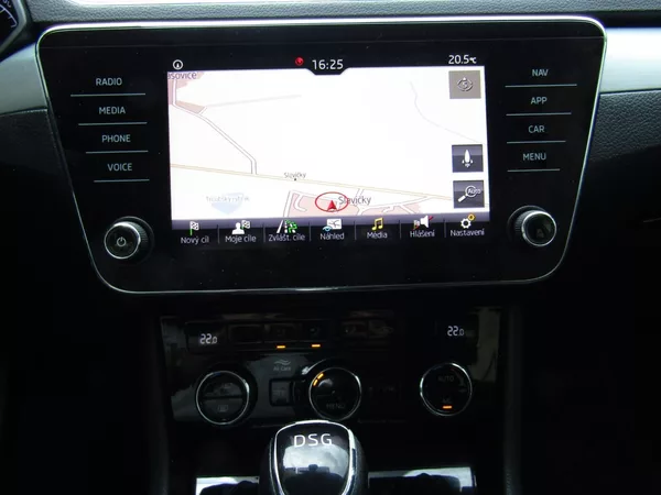 Škoda Superb 1.6 TDI 88kW DSG - foto 32