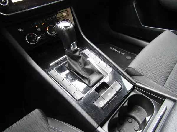 Škoda Superb 1.6 TDI 88kW DSG - foto 34